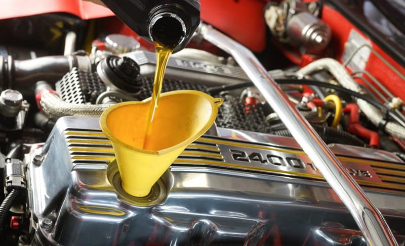 thay nhớt động cơ ô tô định kỳ giá tốt