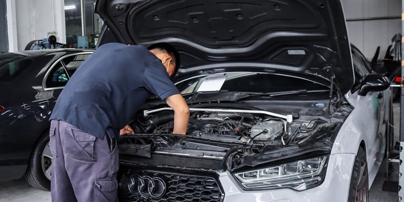 thợ chuyên sửa xe audi chuyên sâu