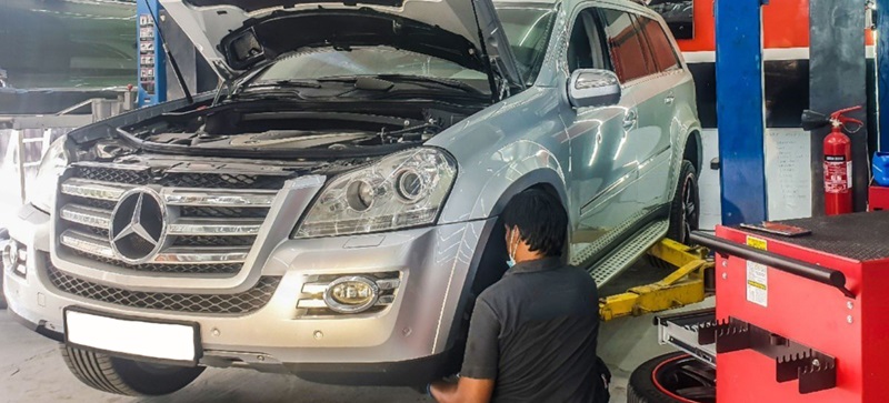 thợ chuyên sửa xe mercedes tay nghề cao