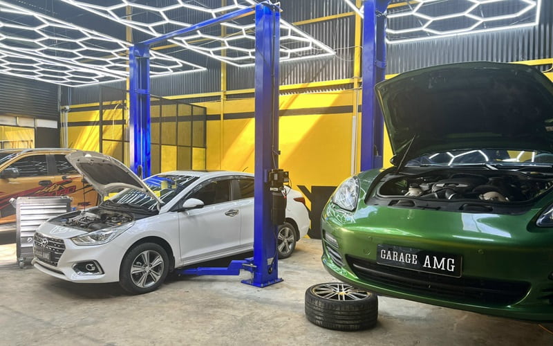 các mốc bảo dưỡng xe porsche chi tiết