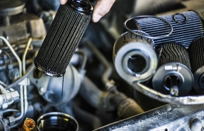 thay lọc nhớt xe ô tô