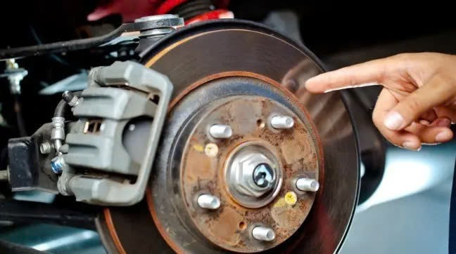 lỗi phanh ô tô thường gặp